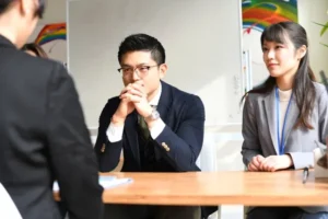 採用戦略とは？進め方、活用できるフレームワーク、策定における注意点を解説